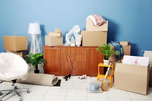 Keyboard navigation focus on a removal van service page
