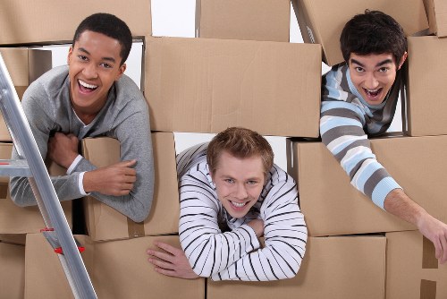 Strong cardboard boxes and protective wrapping for Brent customers